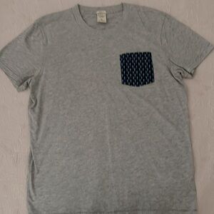 2 for $20 sale!  Abercrombie & Fitch Men's Gray T-Shirt with Blue Pocket